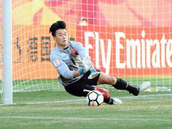 Thủ môn Bùi Tiến Dũng: “U23 Việt Nam quyết hạ Uzbekistan để vô địch châu Á”