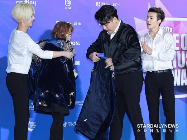 Wanna One, BTS siêu lịch lãm trên thảm đỏ "Seoul Music Awards" nhưng Super Junior mới gây ấn tượng nhất