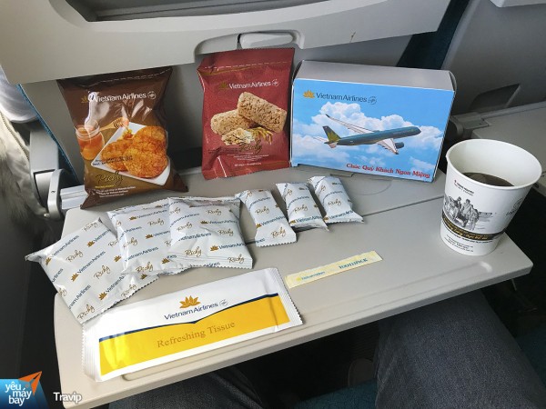 Các suất ăn nhẹ với bánh mì trên máy bay của Vietnam Airlines sẽ đổi thành đồ khô