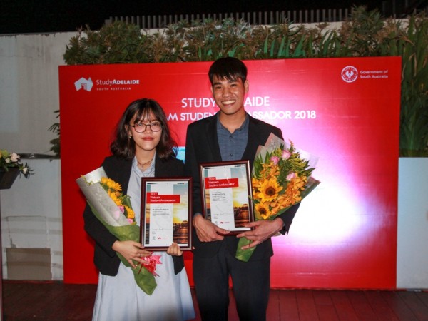 Làm quen với hai sinh viên Việt Nam xuất sắc trở thành "đại sứ" Adelaide (Nam Úc) 