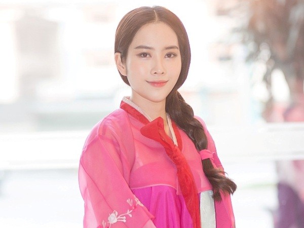 Nam Em mặc Hanbok, xuất hiện đẹp rạng ngời tại sự kiện