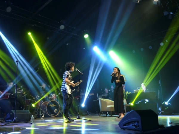 Tiên Tiên bất ngờ xuất hiện trong concert đầu tiên của Trang