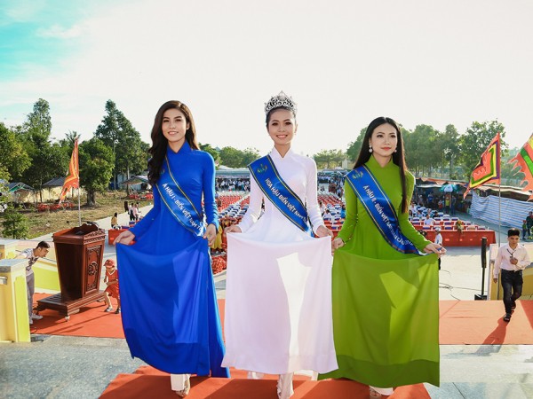 Sau chung kết, Top 3 Hoa hậu Biển Việt Nam toàn cầu 2018 dâng hương Giỗ Tổ Hùng Vương