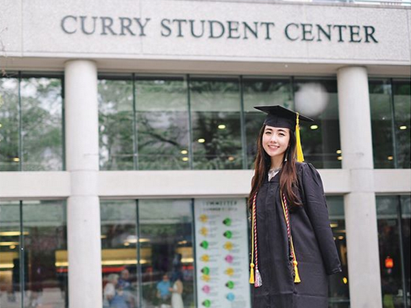 Mie Nguyễn nhận bằng tốt nghiệp loại giỏi tại Mỹ