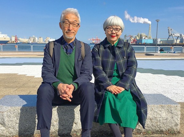 Cặp vợ chồng nổi tiếng ở tuổi U70 vì… mặc đồ đôi tuyệt đẹp