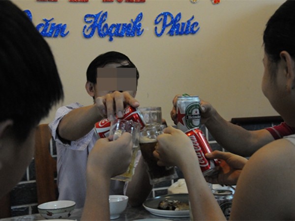 Quảng Bình: Nghiêm cấm học sinh sử dụng rượu, bia gặp mặt chia tay cuối khóa