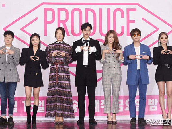 Kiểu chào đặc trưng của show sống còn “Produce 48” bị fan cáo buộc đạo nhái 