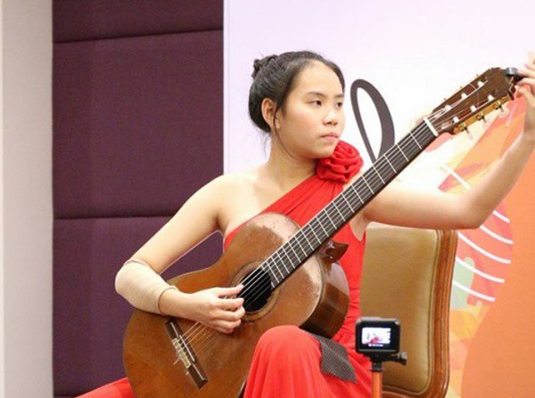 Cô gái Việt 16 tuổi giành giải Nhất Liên hoan guitar quốc tế châu Á