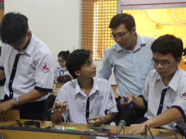 Thầy giáo Sài Gòn dặn học trò "4 nên 3 không" cho kỳ thi THPT Quốc gia