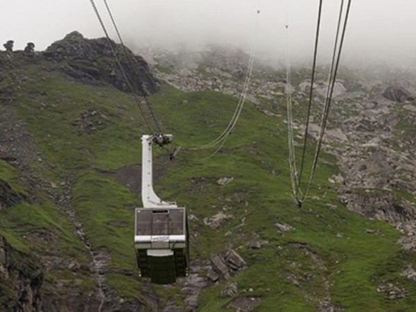 Thụy Sĩ: Sự cố cáp treo khiến 400 du khách bị mắc kẹt ở độ cao 3.000m