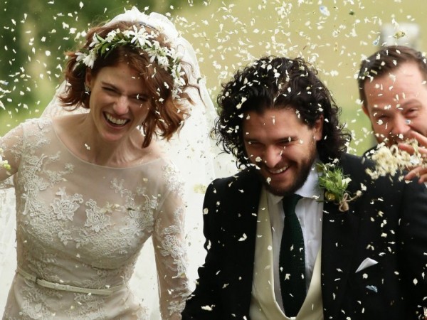 "Vô duyên" trên phim nhưng cặp đôi "Game of Thrones" đã kết hôn ngoài đời thực!