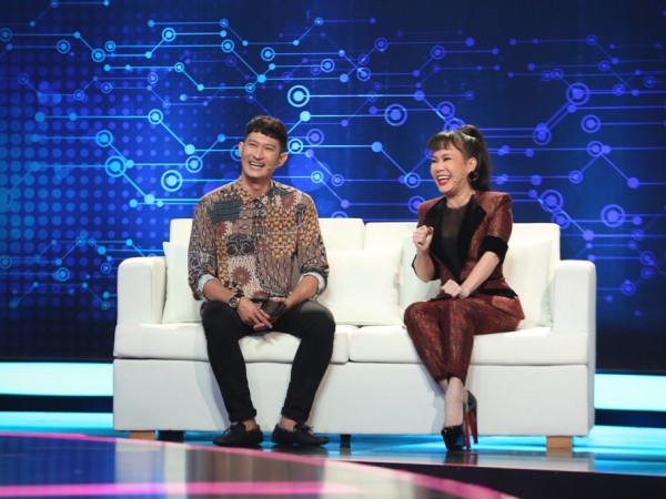 Việt Hương “lầy lội” hết cỡ trong lần đầu nắm giữ vai trò “se duyên” cho gameshow hẹn hò