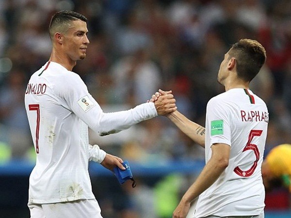 Bị loại khỏi World Cup 2018, C.Ronaldo bỏ ngỏ chuyện giã từ đội tuyển