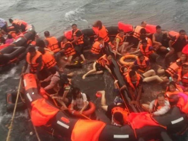 Lật thuyền ở Phuket (Thái Lan) làm gần 50 du khách Trung Quốc mất tích giữa biển