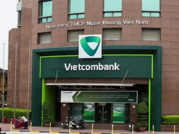 Khách hàng tỏ ra "ngán ngẩm" khi Vietcombank lại thông báo tăng phí giao dịch