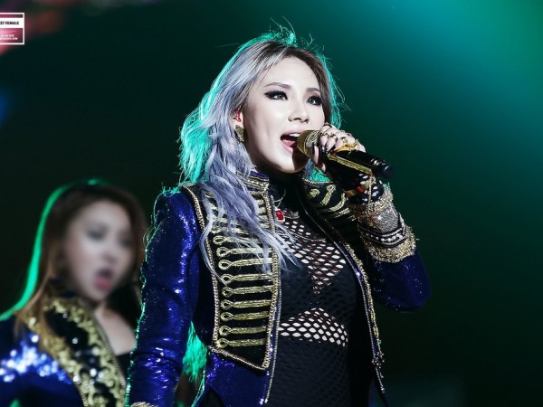 CL trả lời bình luận của người hâm mộ, “bóng gió” chuyện rời YG