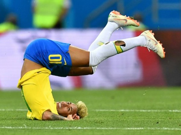 Cười không ngậm được miệng với bộ font chữ 26 tư thế ăn vạ của Neymar tại World Cup 2018