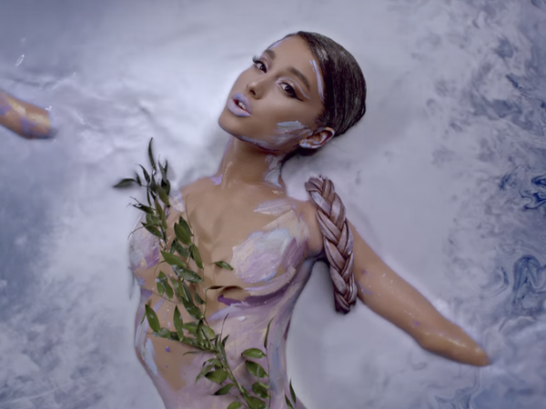 Ariana Grande trở thành nguồn cảm hứng để LUSH tung dòng bom tắm mới tinh