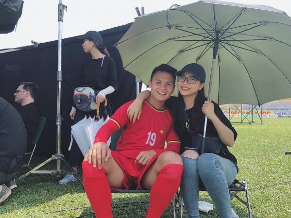 Các cầu thủ U23 Việt Nam quả khéo chọn bạn gái, nàng nào cũng xinh đẹp, dịu dàng 