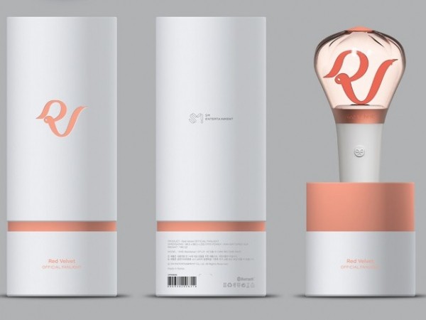 Giờ mới biết vì sao lightstick chính thức của Red Velvet lại có màu cam nhạt