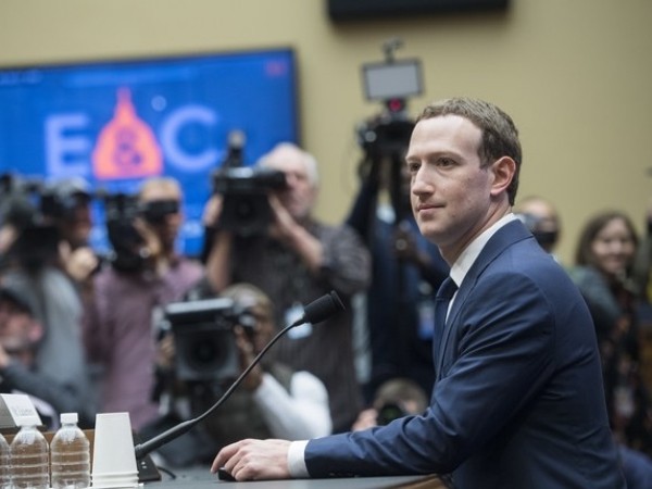 Ông chủ Facebook Mark Zuckerberg có khả năng sẽ bị sa thải?