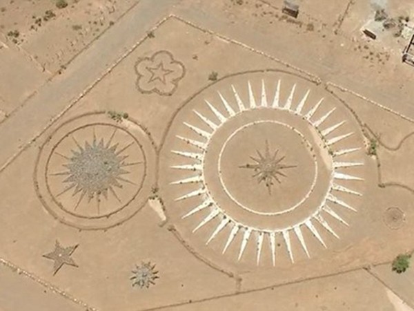 Xây bãi đỗ UFO khổng lồ ngay giữa sa mạc Argentina