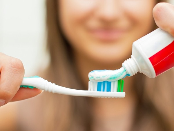 Nếu kem đánh răng của bạn có những thành phần này, hãy đổi loại khác ngay nhé!