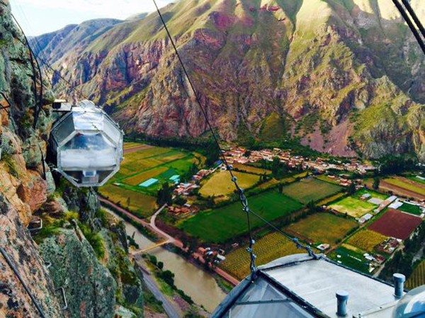 Khách sạn độc nhất thế giới treo mình trên vách núi cao hàng trăm mét