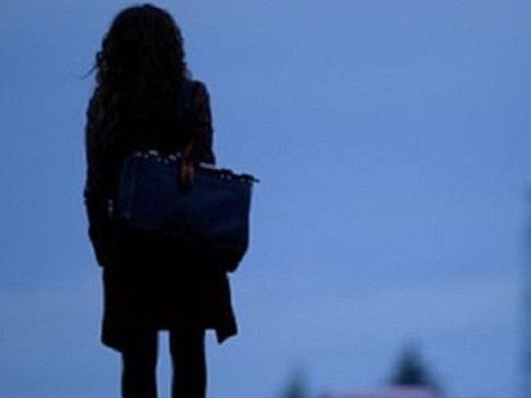 Nhiều cô gái Anh cảm thấy không an toàn khi ra đường một mình