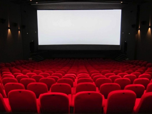 Khi chọn chỗ ngồi trong rạp xem phim, bạn thích ngồi ở khu vực nào nhất?