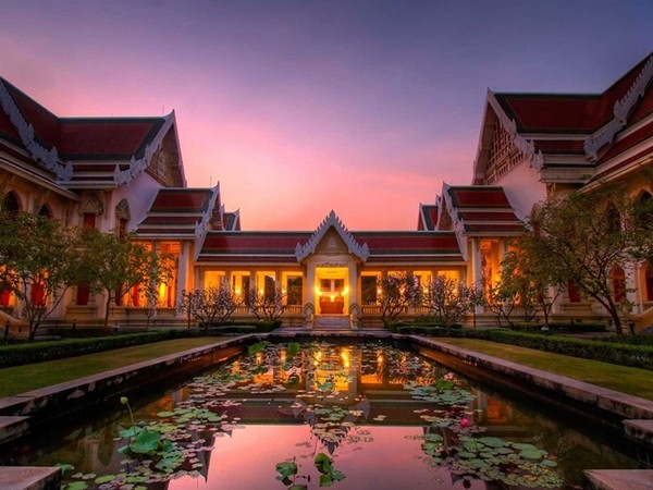 Dành cho team "crush" đất Thái: Có một xứ chùa vàng "mini" trong lòng Đại học Chulalongkorn