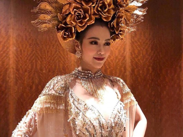 Nguyễn Phương Khánh đoạt Huy chương Vàng trang phục dân tộc tại Miss Earth 2018