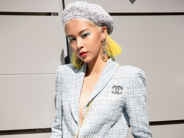 Phí Phương Anh diện suit sang chảnh tại Seoul Fashion Week