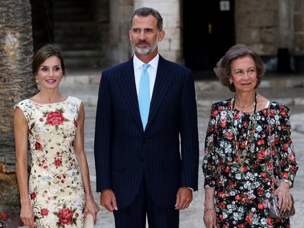 Drama "Sống chung với mẹ chồng" giữa Hoàng hậu Tây Ban Nha và mẹ chồng