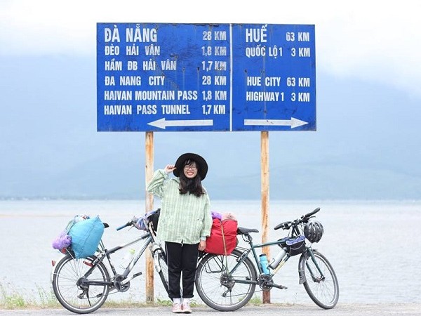 Cô gái này tuy nhỏ nhắn nhưng đã tự đạp xe xuyên Việt hơn 2000 km trong 22 ngày 
