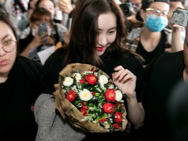 Sunmi đã đến TP.Hồ Chí Minh trong sự chào đón nồng nhiệt của fan Việt