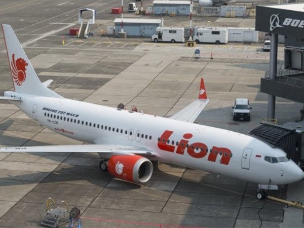 Máy bay của Lion Air đâm xuống biển tại Indonesia