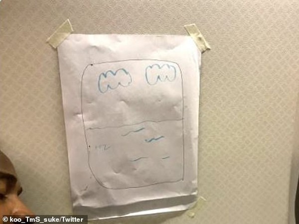 Nhật Bản: Tiếp viên hàng không ứng xử hài hước trước đòi hỏi “khó chiều” của khách