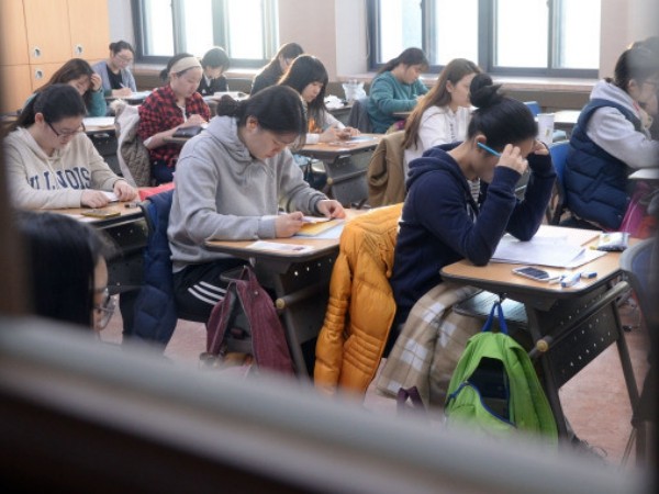 Áp lực thi đại học và những cái chết trẻ ở Hàn Quốc