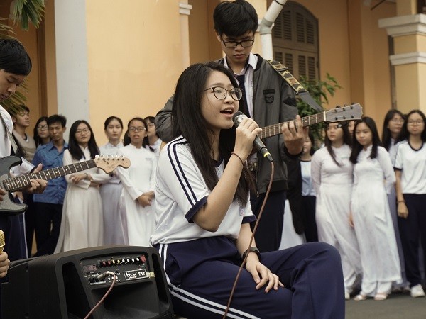 TP.HCM: Teen Minh Khai liveshow “mộc” đưa cả trường về thời “1900 hồi đó”