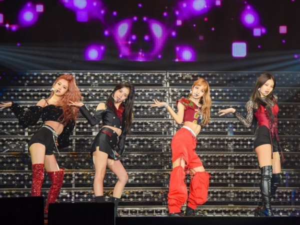 Black Pink và TWICE, đâu mới là nhóm nữ K-Pop lập kỷ lục tại “dome” Nhật Bản?