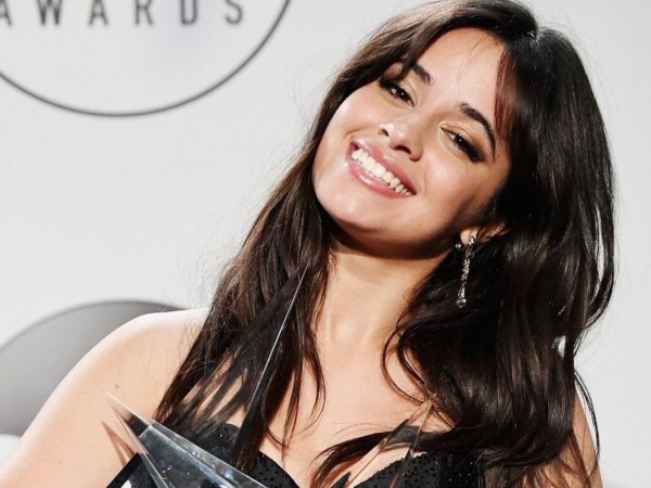 Bám trụ cả 52 tuần trên BXH Billboard 200, danh hiệu "Album của năm" nên được trao cho "Camila"