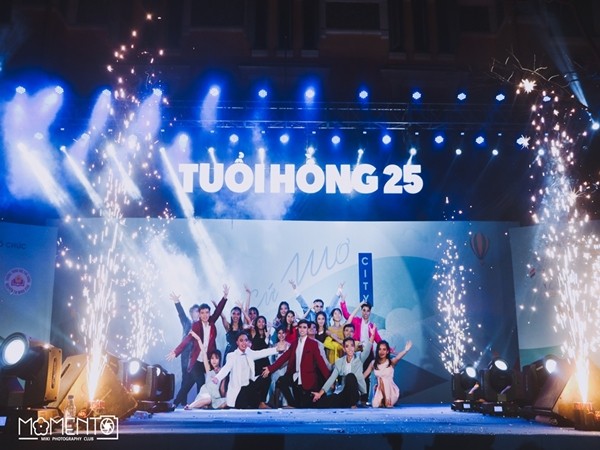 “Tuổi Hồng Minh Khai 25”: Teen Sài Thành “đắm chìm” trong đêm nhạc của những giấc mơ 