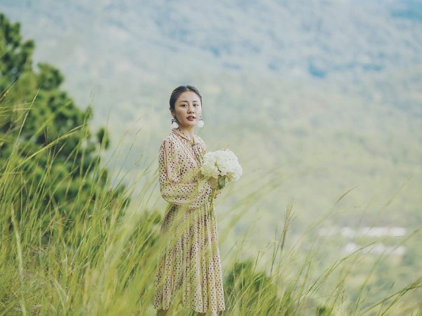 Bản hit “Cầu Hôn” lãng mạn của Văn Mai Hương bất ngờ gây sốt trở lại