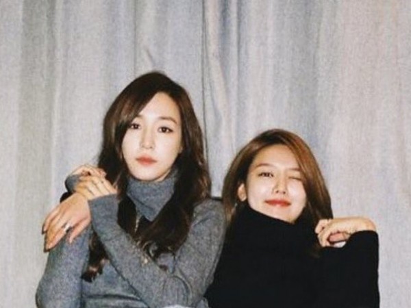 Đã rời nhóm, Sooyoung và Tiffany vẫn cùng nhau thể hiện ca khúc debut của SNSD