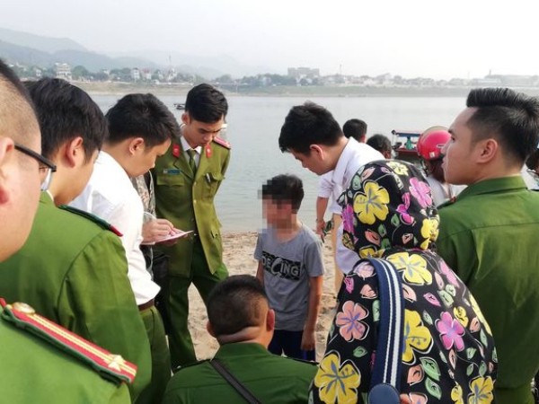 Hoà Bình: 8 học sinh chết đuối trên sông Đà