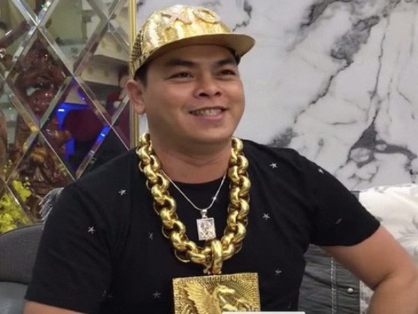 Đại gia "đeo nhiều vàng nhất Việt Nam" Phúc XO bất ngờ bị bắt