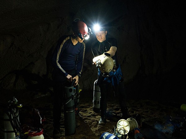 Nhóm thợ lặn giải cứu đội bóng Thái Lan phát hiện hang ngầm ở Sơn Đoòng