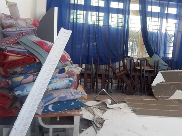 TP.HCM: Sập trần hội trường nơi ngủ trưa của học sinh