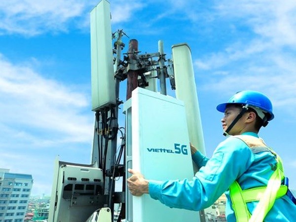 Viettel chính thức phát sóng trạm 5G đầu tiên của Việt Nam